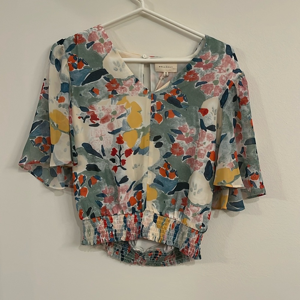 Melloday, flowy top with scrunchie bottom